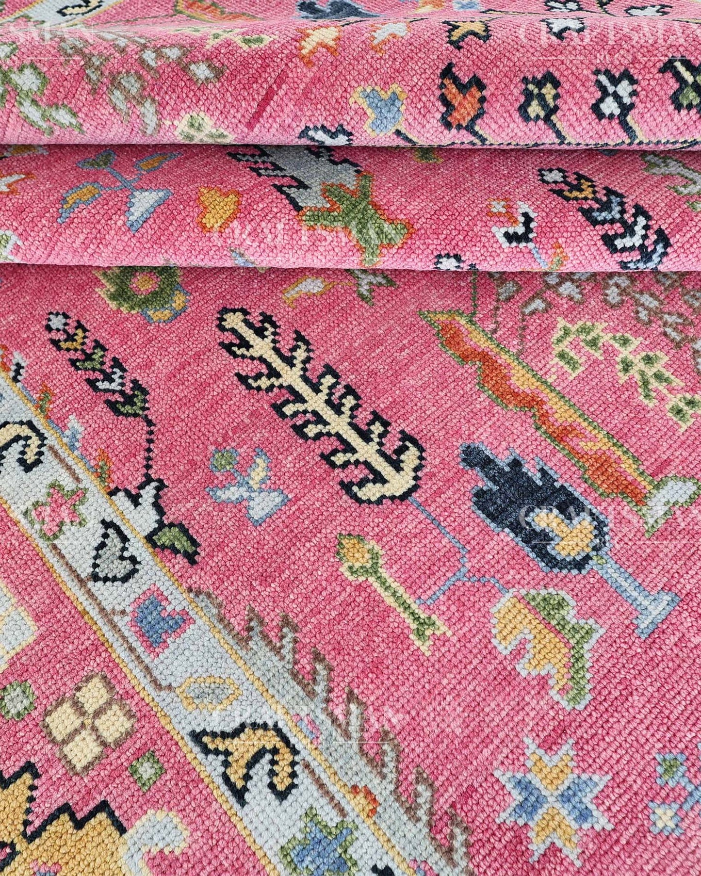 Lorin Wool Hand-Knotted Oushak-Inspired Rug