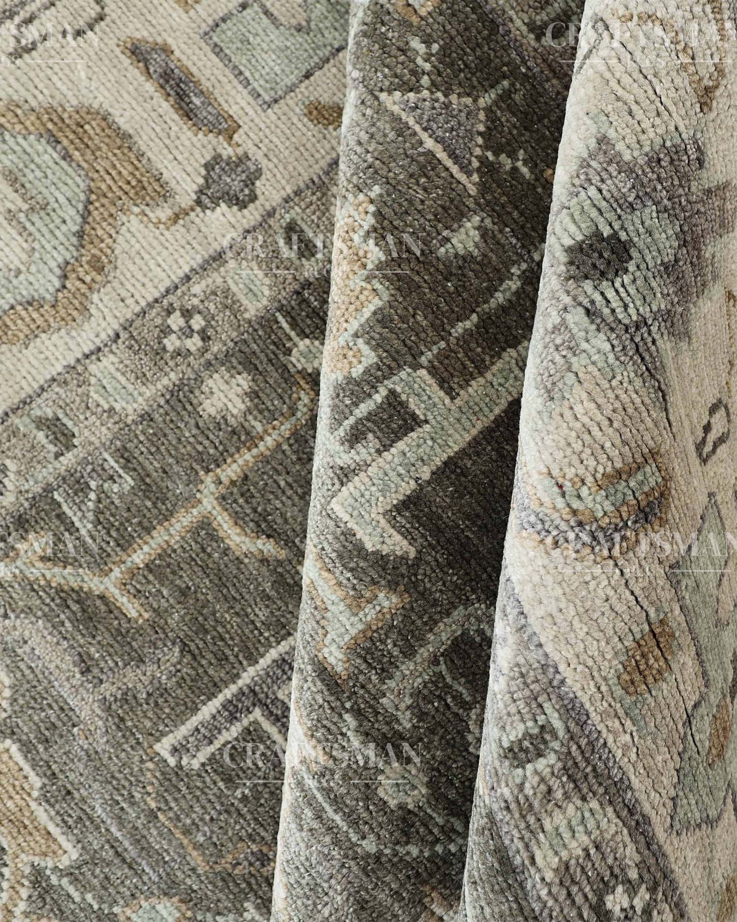 Terin Wool Hand-Knotted Oushak-Inspired Rug