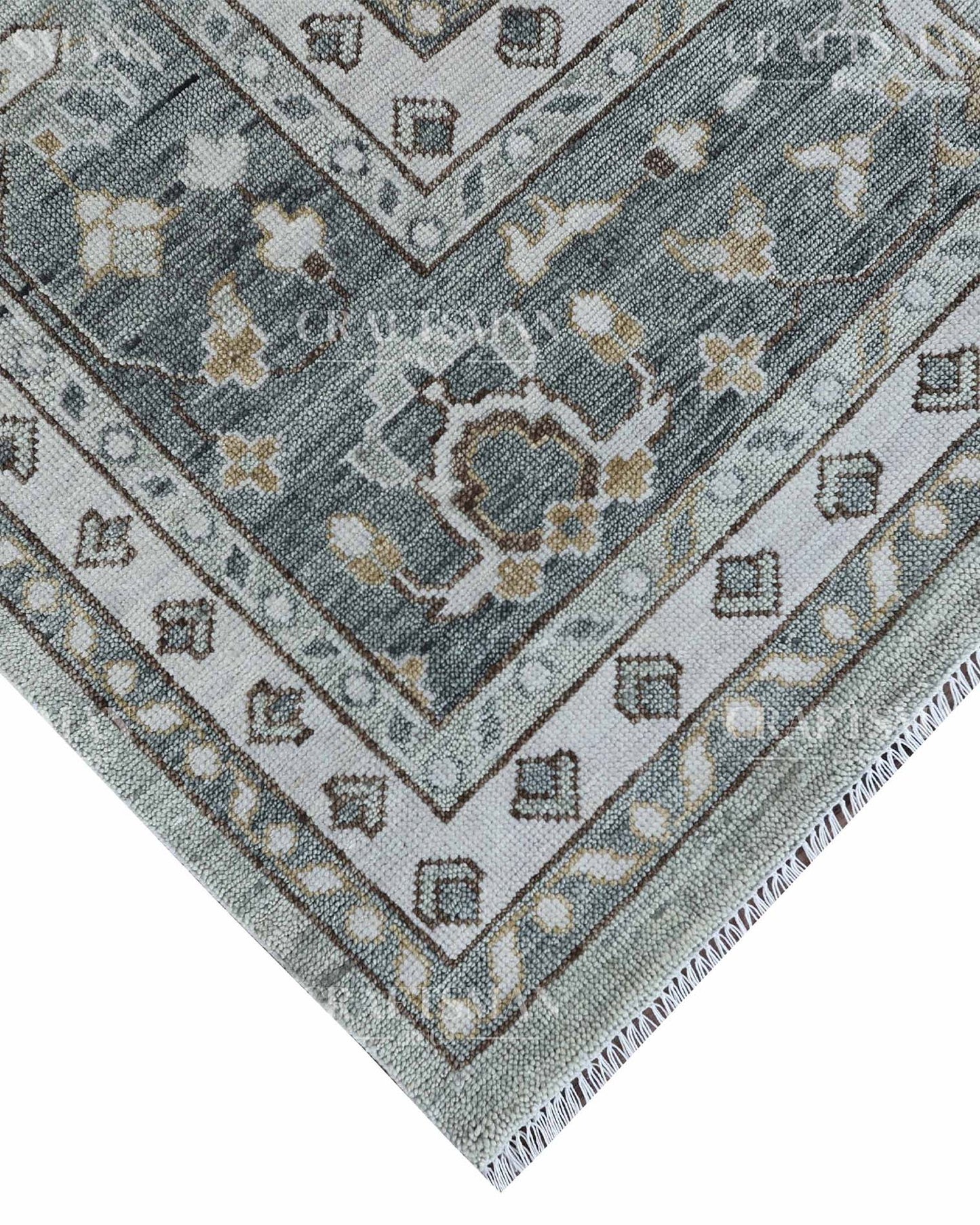 Eorin Wool Hand-Knotted Oushak-Inspired Rug