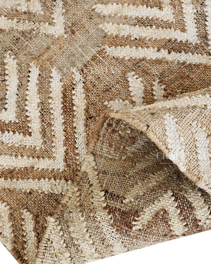 Arrowleaf Jute Hand-Woven Natural Rug – Beige White Textured Geometric Boho Area Carpet with Fringe